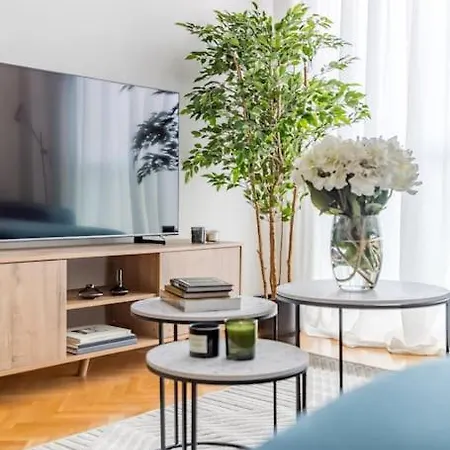 Apartment Con Parking Y Piscina *