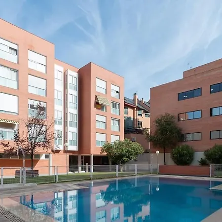 Con Parking Y Piscina