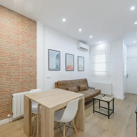 Διαμέρισμα Avila Calle, Precioso Estudio En Santiago Bernabeu-estrecho En Segundo Piso Sin Ascensor Μαδρίτη
