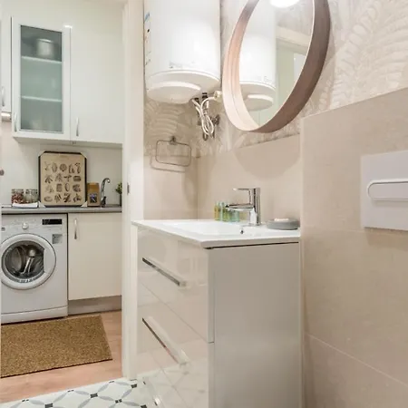 Cozy 1bd 1bth - Anton Martin * Madrid
