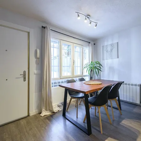 Sabadell Calle, Casa Familiar De 3 Con Terraza Junto Metro Fuencarral