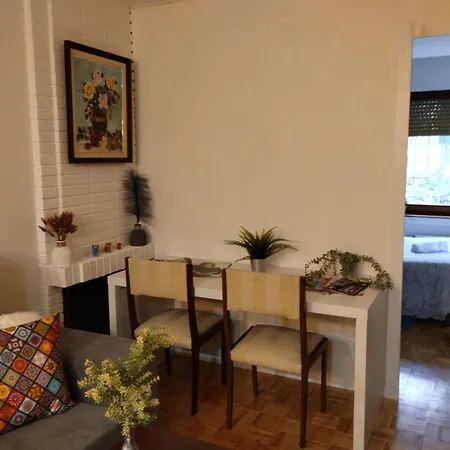 Confort En Chamartin Homestay *