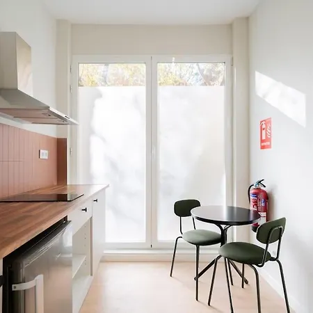 Apartment In Madrid-fp02 *