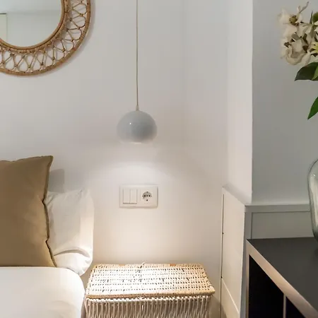 Appartement 2 Bedrooms 1 Bathroom Furnished - Malasana - Modern In Downtown Area - Mintystay *