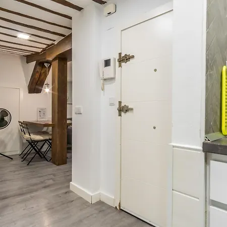 2 Bedrooms 1 Bathroom Furnished - Malasana - Modern In Downtown Area - Mintystay Appartement