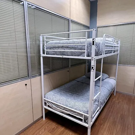Acacias Hostal