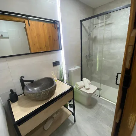 Centrico, Luminoso Y Equipado Apartamento