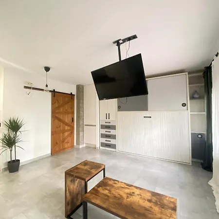 Centrico, Luminoso Y Equipado Apartamento Madrid
