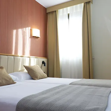 Hospedium Condes 3*
