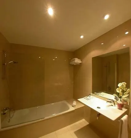 Arturo Soria Centro Hotel 4*