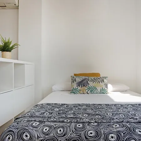 公寓 With Balcony In Sanchinarro *