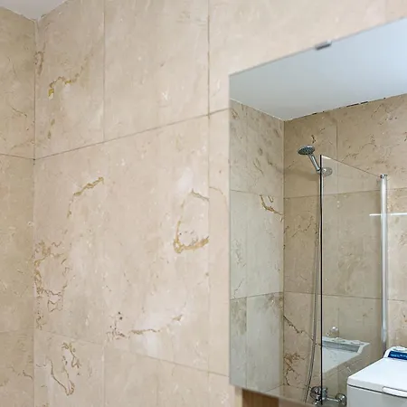 Cute 1 Bedroom With A Balcony * Madrid