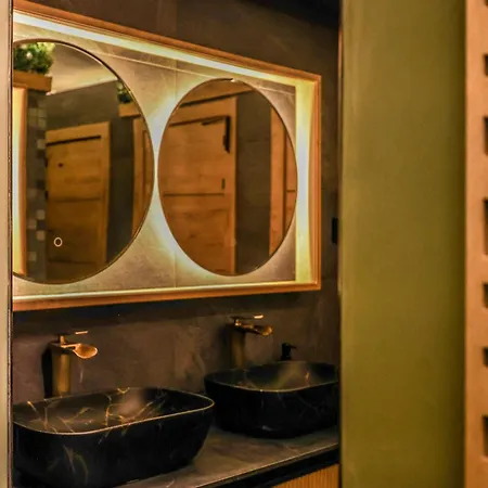 Hostal Eliseo - Livingcoworking - Malasana Madrid