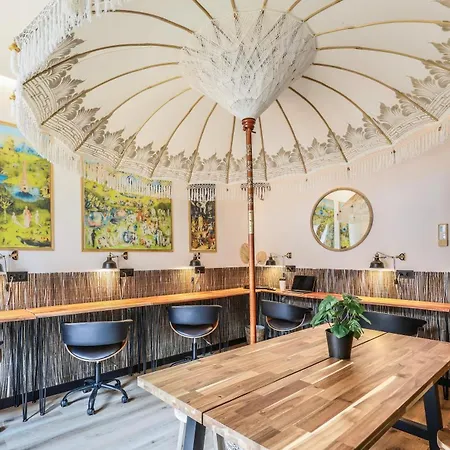 Hostal Eliseo - Livingcoworking - Malasana
