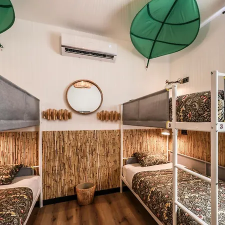 Hostal Eliseo - Livingcoworking - Malasana *