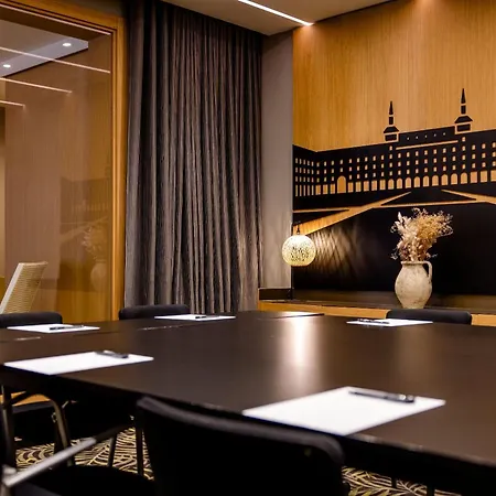 One Madrid-plaza De Espana Otel 4*