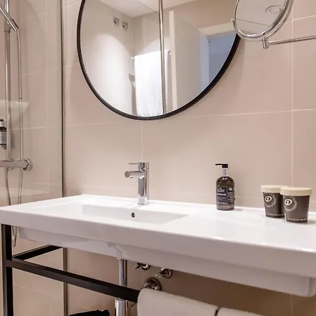 One Madrid-plaza De Espana Otel 4*