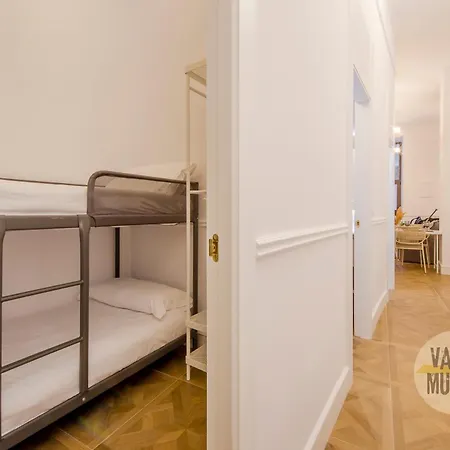 Confort Y Cultura Para 10, En El Vibrante Lavapies Apartamento *