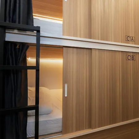 Siesta & Go Nuevos Ministerios 旅馆 *