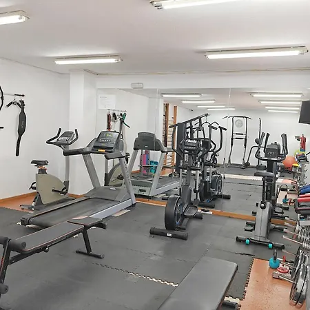 Campezo Airport Apartamento *