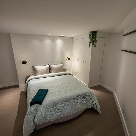 Moderno En Apartment