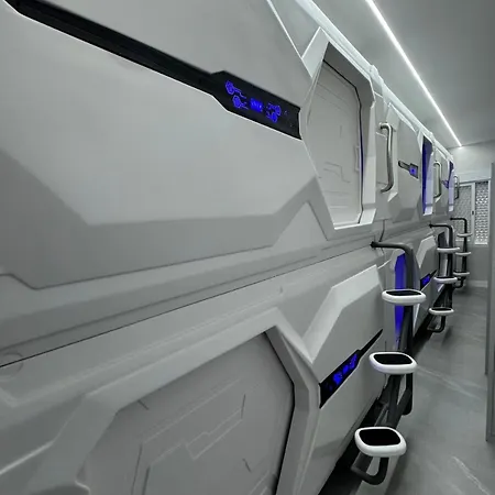بيت شباب Space Capsule
