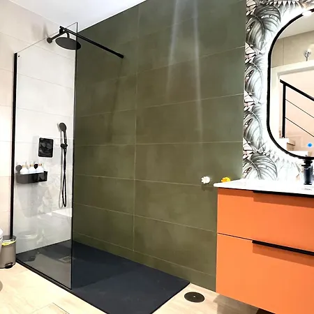 Duplex Moderno Y Acogedor Junto A Atocha *