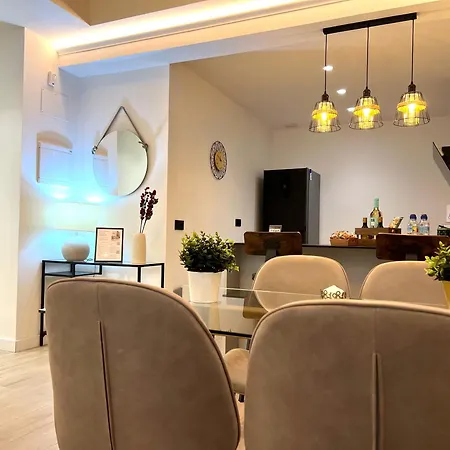 Duplex Moderno Y Acogedor Junto A Atocha *