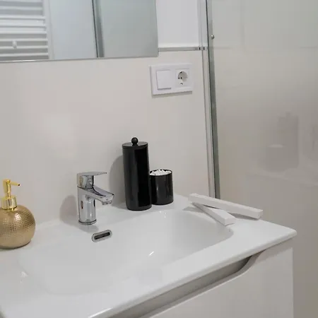 Apartament Oshun Plaza Castilla Madryt