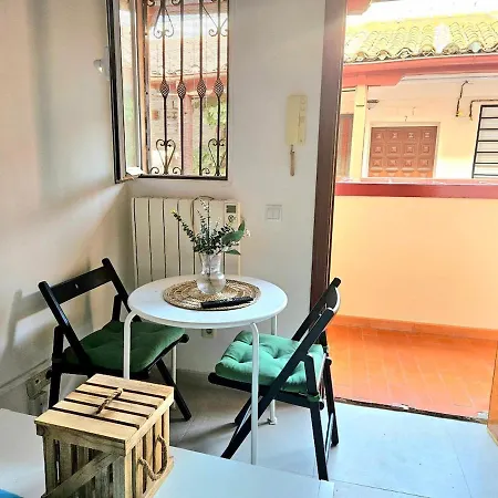 Tribunal Apartment *