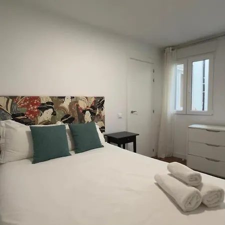 Centrally Located In 3i * Madrid