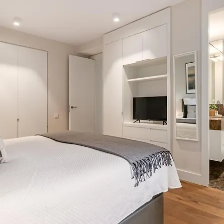 Modern With Stunning Views Of Plaza Colon Madrid