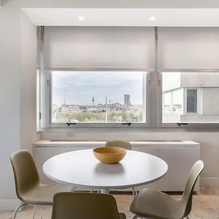 Modern With Stunning Views Of Plaza Colon