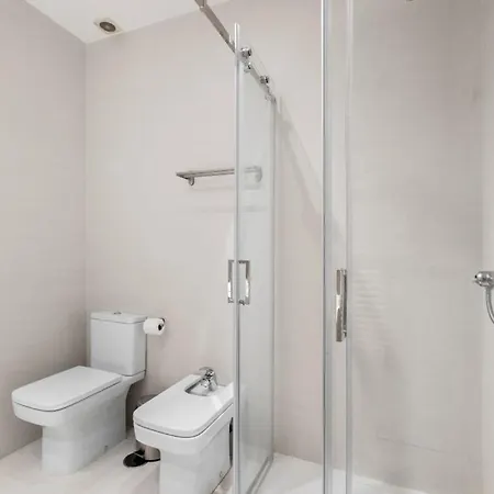 Apartment 4 Bedrooms 2 Bathrooms Furnished - Salamanca - Largue - Mintystay *