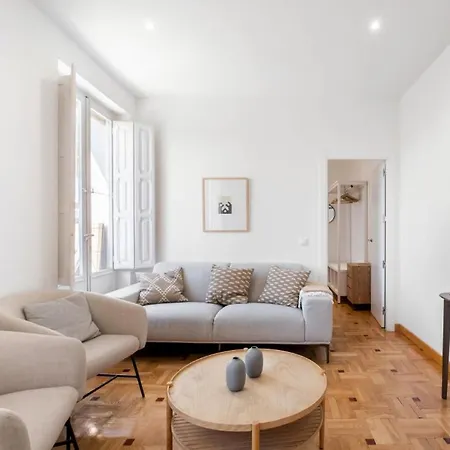 Apartment 4 Bedrooms 2 Bathrooms Furnished - Salamanca - Largue - Mintystay *
