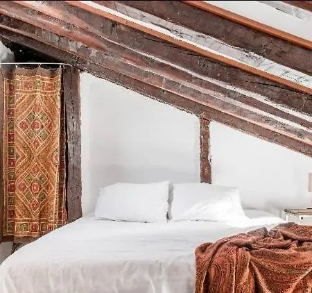 Atico Duplex Con Terraza En Puro Centro, 2 A 8 Pax * Madrid