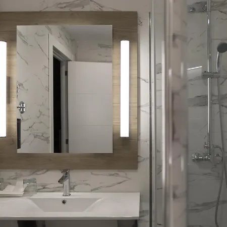 Отель Petit Palace Chueca 3*