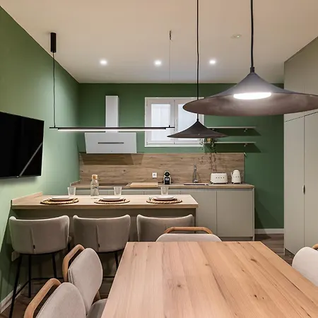 Queens Bernabeu - Alquiler Corta Duracion Apartment