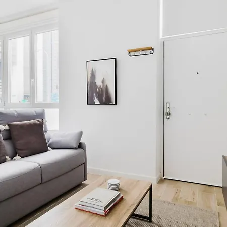 Apartamento Moderno En La Castellana Cerca 4torres Madri
