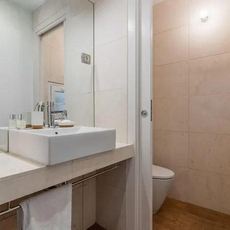 175m Trendy Loft In Luxury District With Premium Amenities *