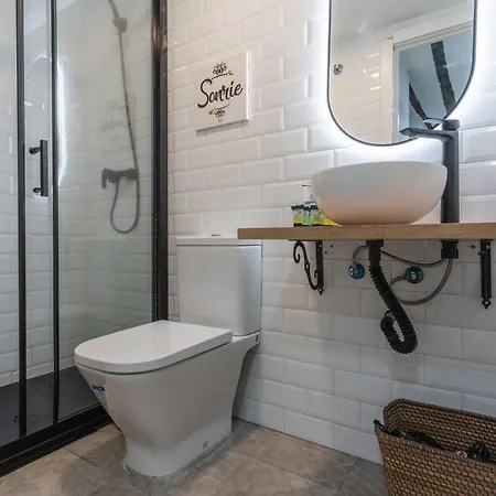 2 Bedrooms 1 Bathroom Furnished - Malasana - Modern In Downtown Area - Mintystay Madrid
