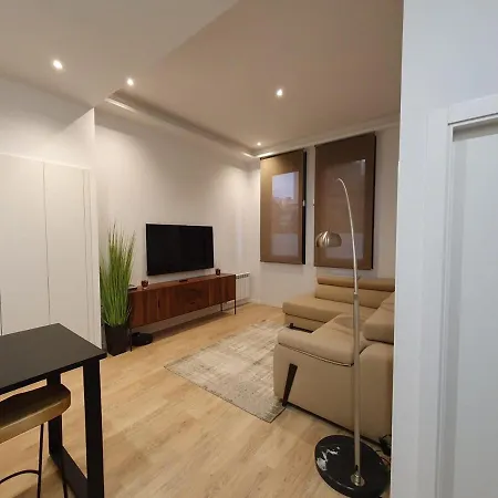 Bright & Stylish 1-bedroom With Parking - Balderas Appartement