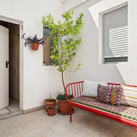 Cosy Flat With Good Connections - Luis Ruiz 2 *
