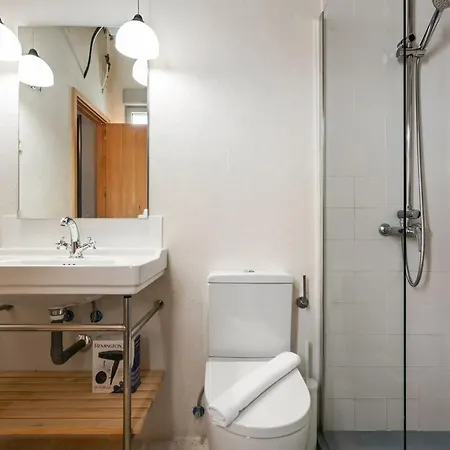 Daire Cosy Flat With Good Connections - Luis Ruiz 2 Madrid