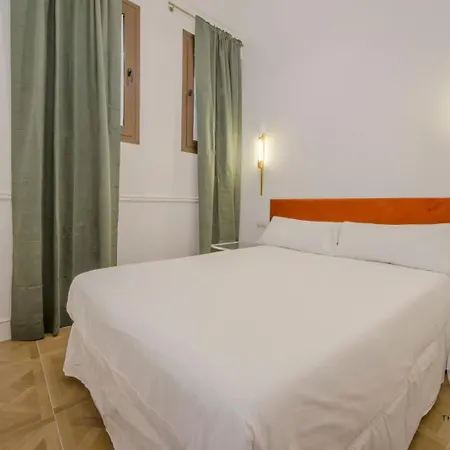 Confort Y Cultura Para 10, En El Vibrante Lavapies Apartamento