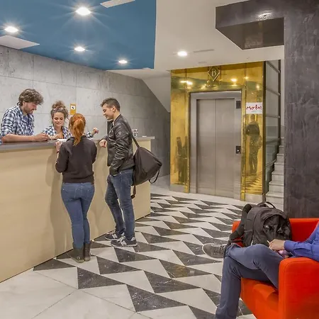 Hostel Mola