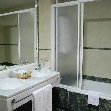 5 Pinos Hotel Madrid