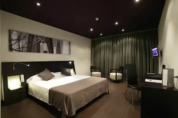 High Tech Nueva Castellana Hotel 3*