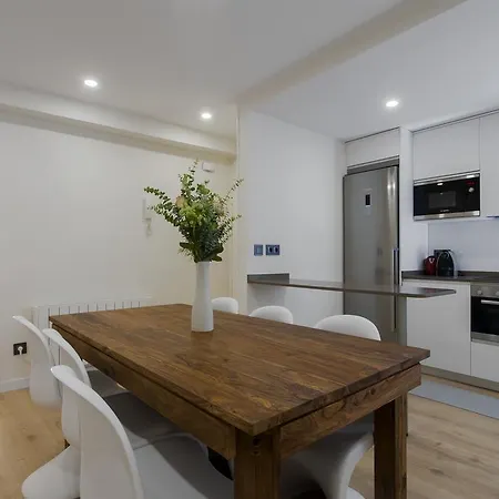 Apartment Dobo Relatores