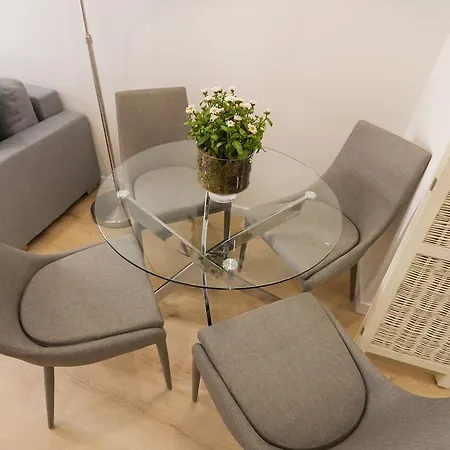 Apartment Dobo Relatores *